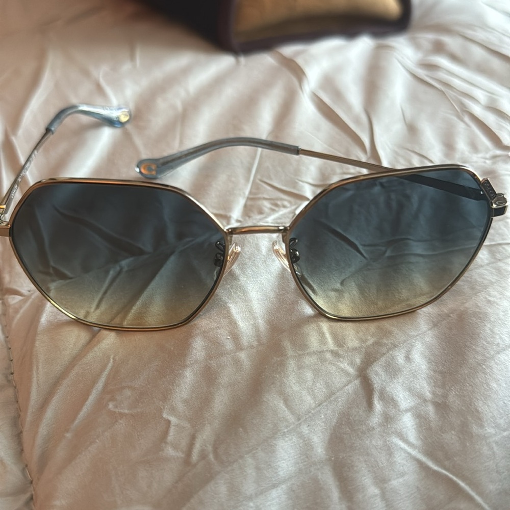 Coach shades with authenticity paperwork and coach case - Picture 5 of 6